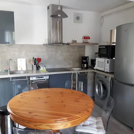 아파트 Great Walking Distance To Beautiful Beach 르프라데
