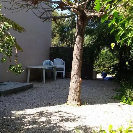 아파트 Great Walking Distance To Beautiful Beach