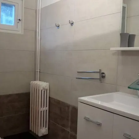 Great Walking Distance To Beautiful Beach 아파트